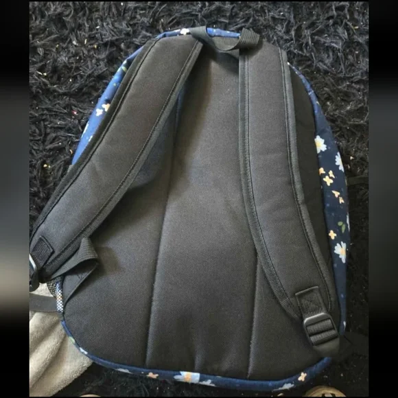 Backpack - Picture 4 of 6